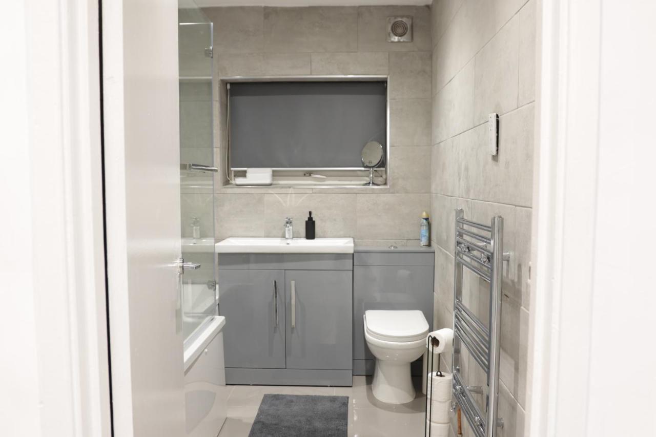 5 Bed Town House Within City Centre And Sleeps Up To 11 With Sky And Netflix Birmingham Eksteriør billede